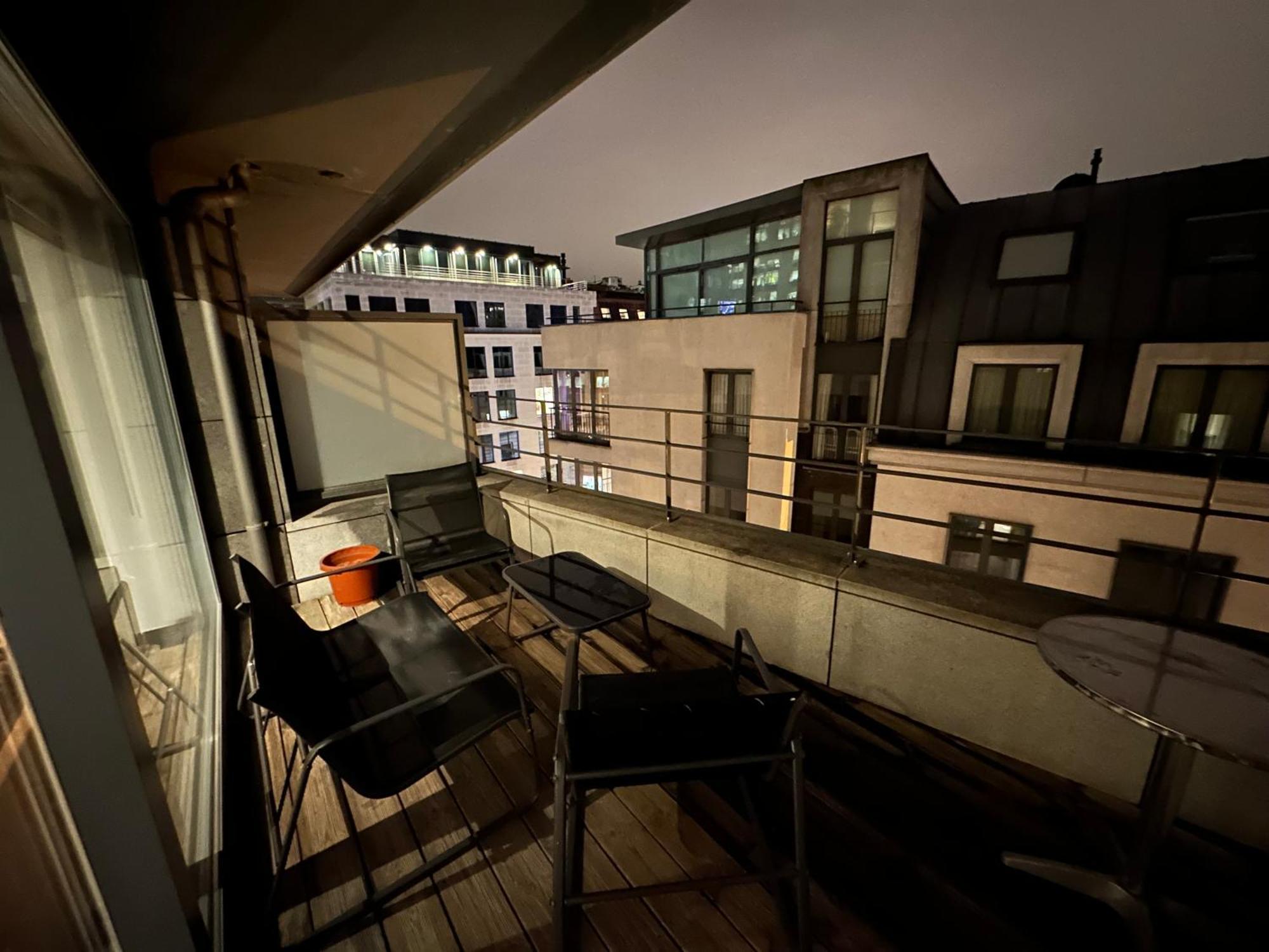 Apartment With Balcony In Brussels Center Exterior foto